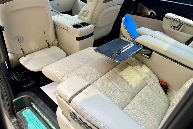 Used GAC Trumpchi Xiangwang M8 2025 Kunkun Series Ultra First-Class Cabin Interior 10