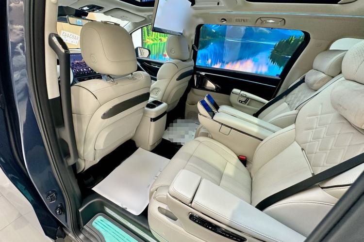 Used GAC Trumpchi Xiangwang M8 2025 Kunkun Series Ultra First-Class Cabin Interior 4