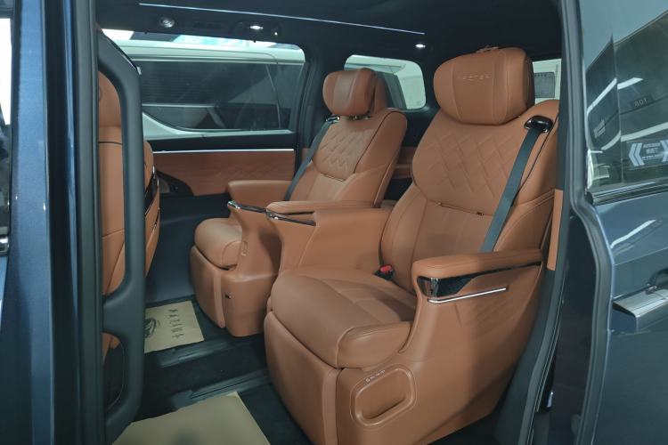 Used GAC Trumpchi Xiangwang M8 2025 Qiankun Series Pro Comfort Cabin Interior 4
