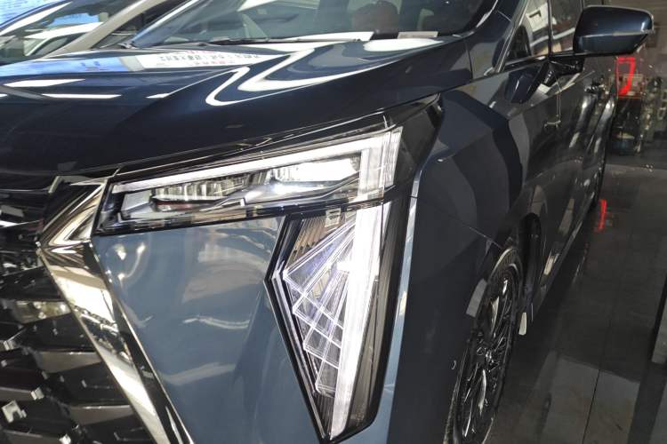 Used GAC Trumpchi Xiangwang M8 2025 Qiankun Series Pro Comfort Cabin Left Front Headlight