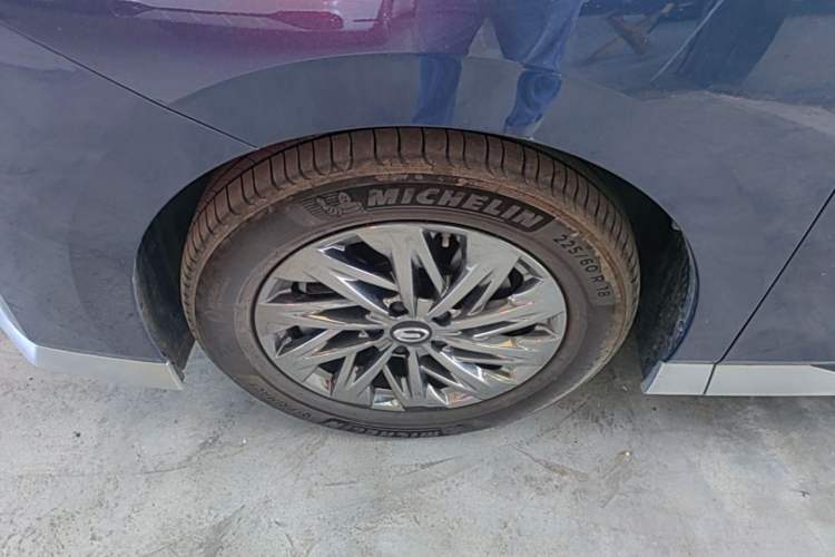 Used GAC Trumpchi Xiangwang M8 2025 Kunkun Series Ultra First-Class Cabin Left Front Wheel Hub