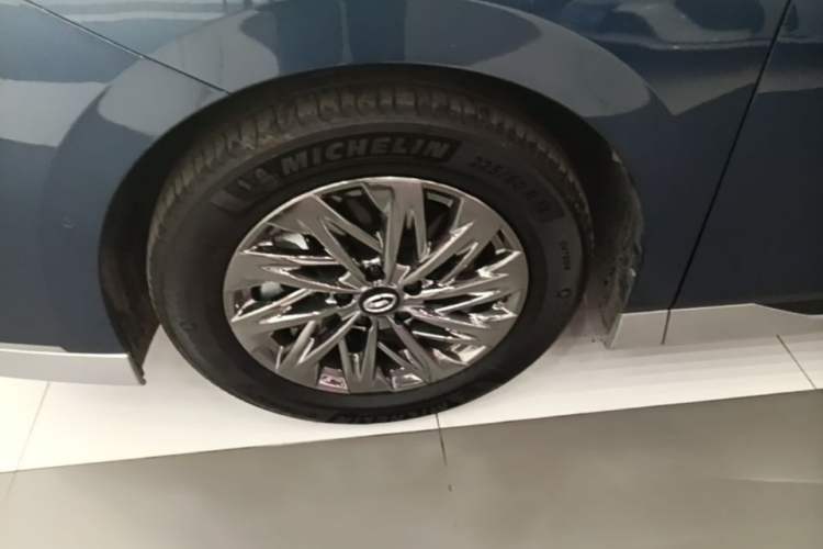 Used GAC Trumpchi Xiangwang M8 2025 Kunkun Series Ultra First-Class Cabin Left Front Wheel Hub