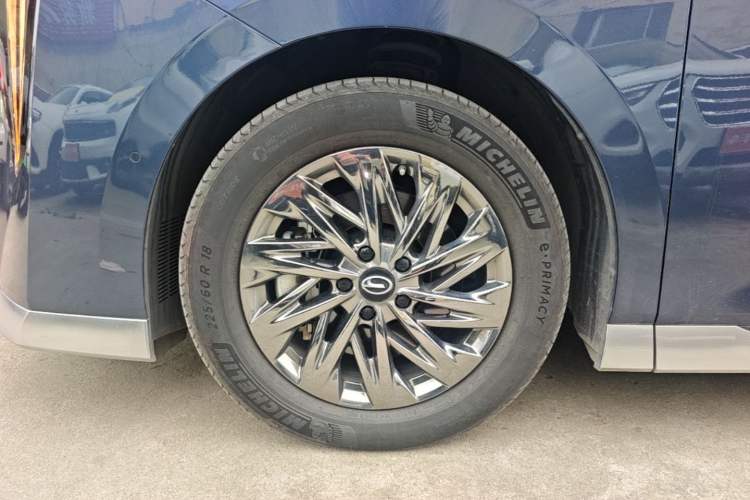 Used GAC Trumpchi Xiangwang M8 2025 Kunkun Series Ultra First-Class Cabin Left Front Wheel Hub