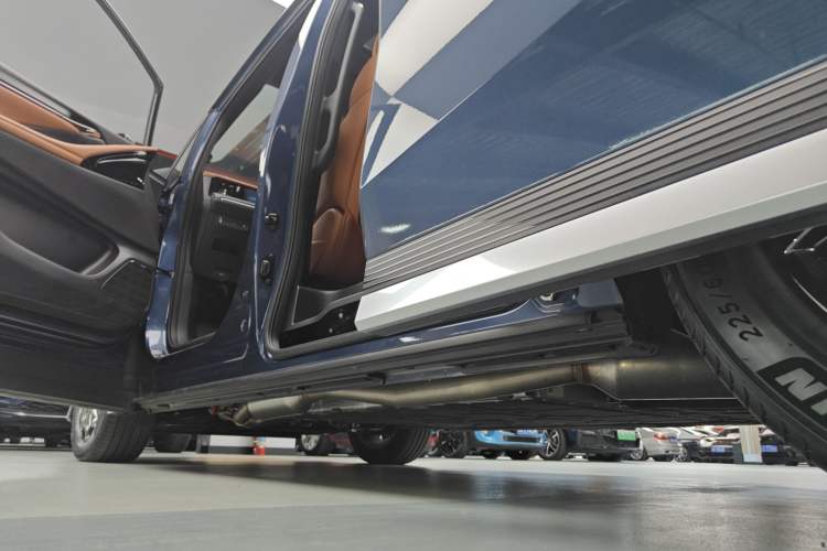 Used GAC Trumpchi Xiangwang M8 2025 Qiankun Series Pro Comfort Cabin Left Side Sill