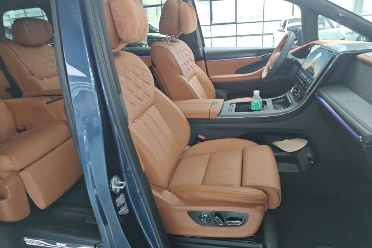 Used GAC Trumpchi Xiangwang M8 2025 Qiankun Series Pro Comfort Cabin Right Front Seat