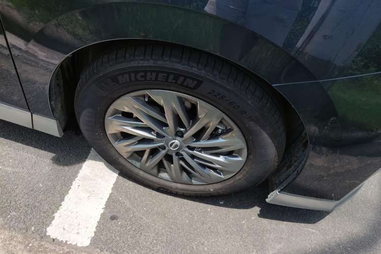 Used GAC Trumpchi Xiangwang M8 2025 Kunkun Series Ultra First-Class Cabin Right Front Wheel Hub