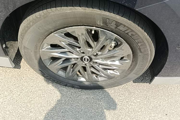 Used GAC Trumpchi Xiangwang M8 2025 Kunkun Series Ultra First-Class Cabin Right Front Wheel Hub