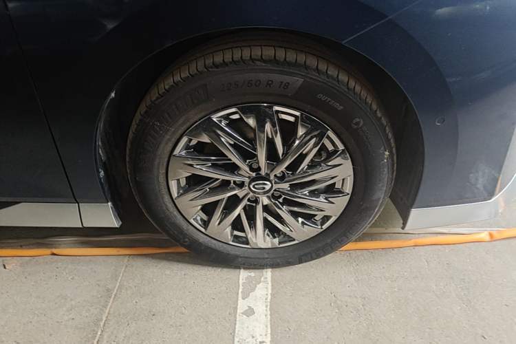 Used GAC Trumpchi Xiangwang M8 2025 Kunkun Series Ultra First-Class Cabin Right Front Wheel Hub