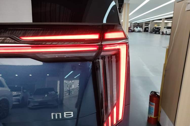 Used GAC Trumpchi Xiangwang M8 2025 Qiankun Series Pro Comfort Cabin Right Rear Taillight