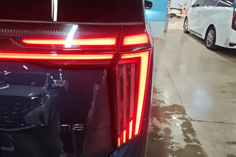 Used GAC Trumpchi Xiangwang M8 2025 Kunkun Series Ultra First-Class Cabin Right Rear Taillight