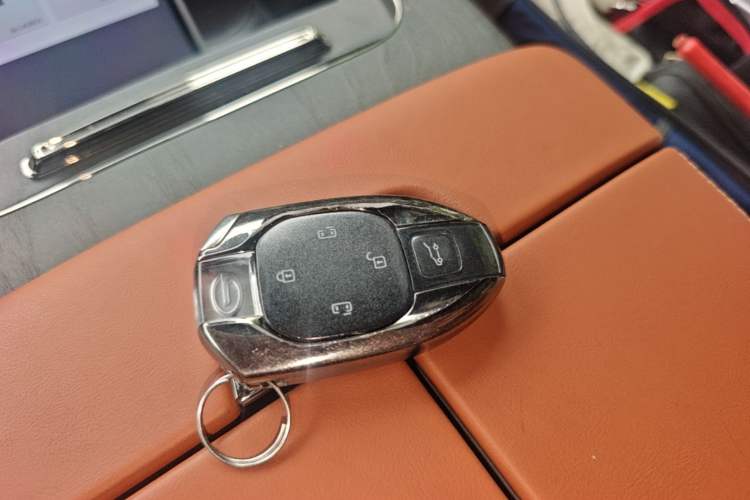 Used GAC Trumpchi Xiangwang M8 2025 Kunkun Series Ultra First-Class Cabin Vehicle Key