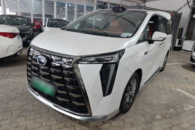 Used GAC Trumpchi Xiangwang M8 2025 Kunkun Series Ultra First-Class Cabin