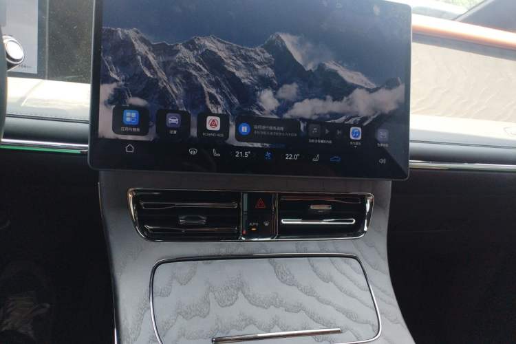 Used GAC Trumpchi Xiangwang M8 2025 Kunkun Series Ultra First-Class Cabin Audio And AC Panel