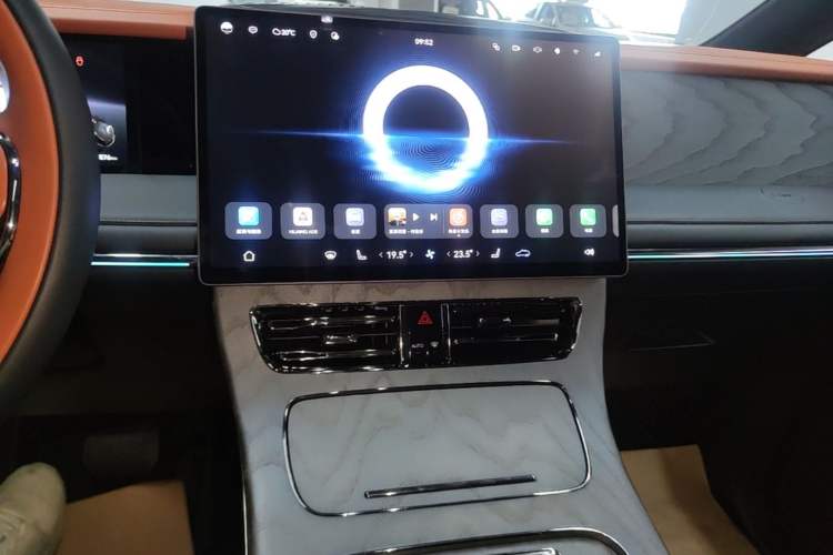 Used GAC Trumpchi Xiangwang M8 2025 Kunkun Series Ultra First-Class Cabin Audio And AC Panel