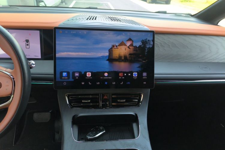 Used GAC Trumpchi Xiangwang M8 2025 Kunkun Series Ultra First-Class Cabin Audio And AC Panel