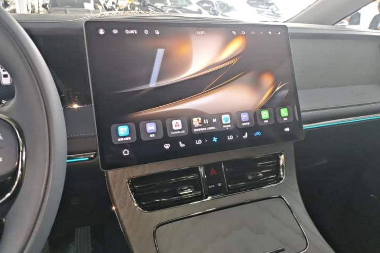 Used GAC Trumpchi Xiangwang M8 2025 Kunkun Series Ultra First-Class Cabin Audio And AC Panel