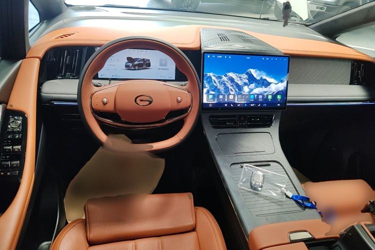 Used GAC Trumpchi Xiangwang M8 2025 Kunkun Series Ultra First-Class Cabin Center Console