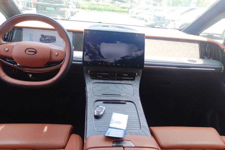 Used GAC Trumpchi Xiangwang M8 2025 Kunkun Series Ultra First-Class Cabin Center Console