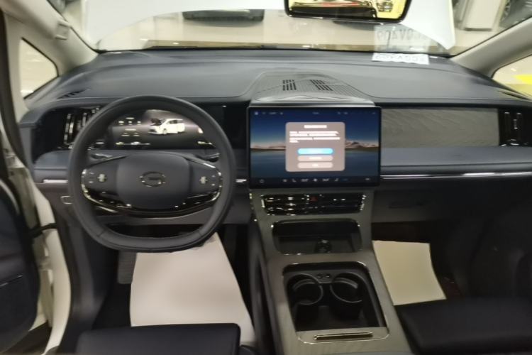 Used GAC Trumpchi Xiangwang M8 2025 Kunkun Series Ultra First-Class Cabin Center Console