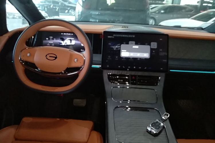 Used GAC Trumpchi Xiangwang M8 2025 Kunkun Series Ultra First-Class Cabin Center Console
