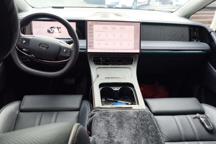 Used GAC Trumpchi Xiangwang M8 2025 Model HarmonyOS Cockpit Edition Center Console