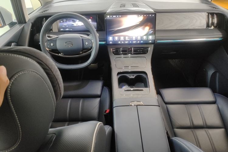 Used GAC Trumpchi Xiangwang M8 2025 Kunkun Series Ultra First-Class Cabin Center Console