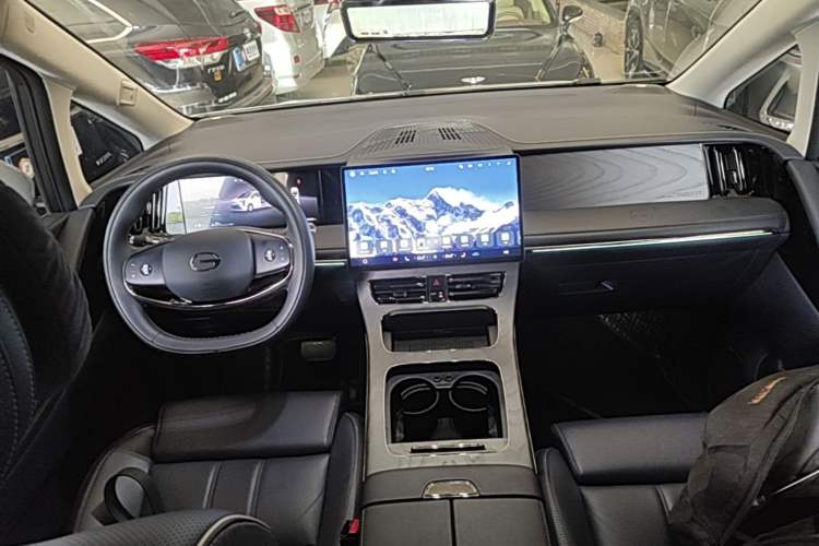 Used GAC Trumpchi Xiangwang M8 2025 Kunkun Series Ultra First-Class Cabin Center Console