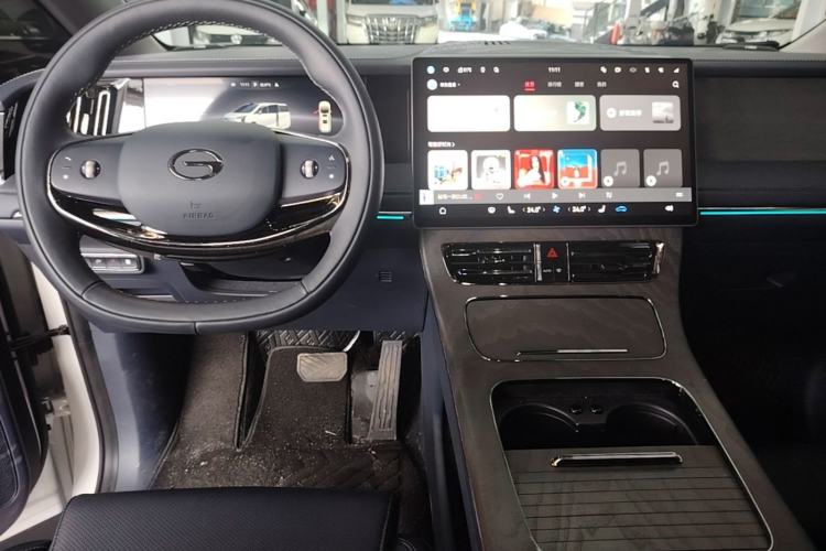Used GAC Trumpchi Xiangwang M8 2025 Kunkun Series Ultra First-Class Cabin Center Console