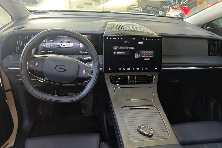 Used GAC Trumpchi Xiangwang M8 2025 Kunkun Series Ultra First-Class Cabin Center Console