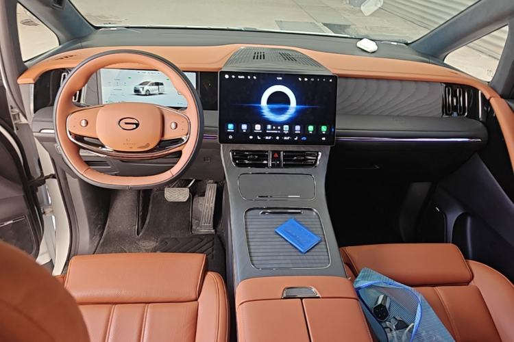Used GAC Trumpchi Xiangwang M8 2025 Kunkun Series Ultra First-Class Cabin Center Console