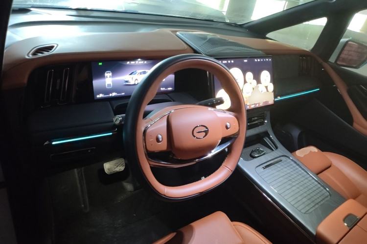 Used GAC Trumpchi Xiangwang M8 2025 Kunkun Series Ultra First-Class Cabin Center Console