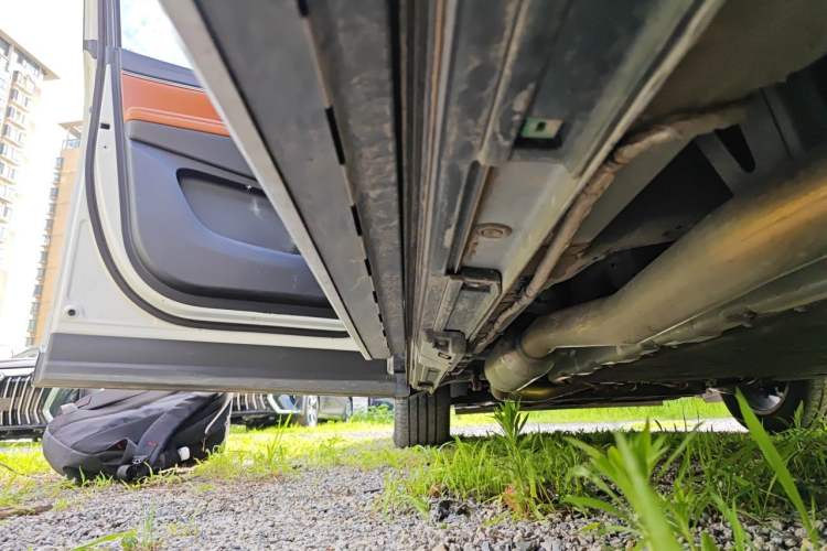 Used GAC Trumpchi Xiangwang M8 2025 Kunkun Series Ultra First-Class Cabin Chassis Rear Left