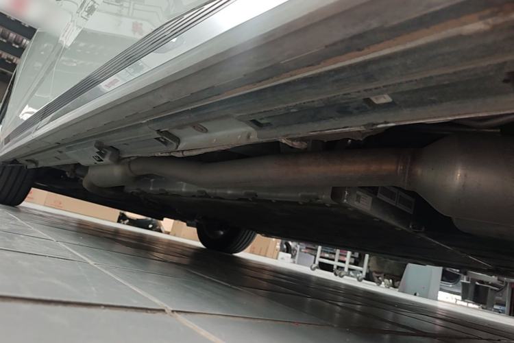 Used GAC Trumpchi Xiangwang M8 2025 Kunkun Series Ultra First-Class Cabin Chassis Rear Left