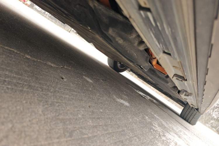 Used GAC Trumpchi Xiangwang M8 2025 Kunkun Series Ultra First-Class Cabin Chassis Rear Right