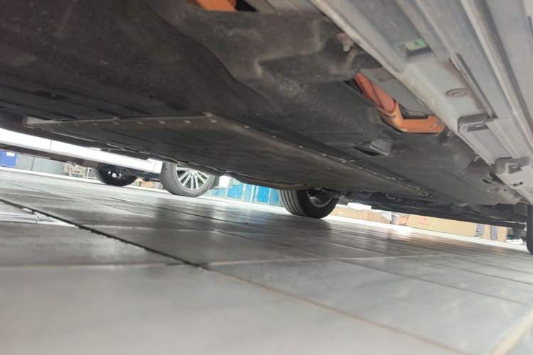 Used GAC Trumpchi Xiangwang M8 2025 Kunkun Series Ultra First-Class Cabin Chassis Rear Right