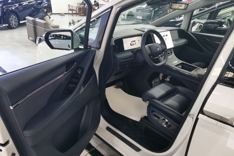 Used GAC Trumpchi Xiangwang M8 2025 Kunkun Series Ultra First-Class Cabin Driver Seat