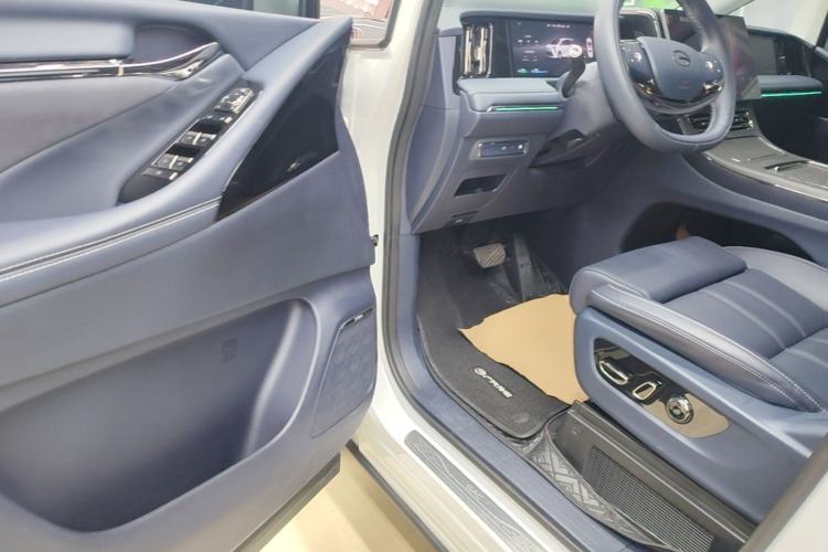 Used GAC Trumpchi Xiangwang M8 2025 Kunkun Series Ultra First-Class Cabin Driver Seat