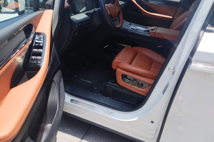 Used GAC Trumpchi Xiangwang M8 2025 Kunkun Series Ultra First-Class Cabin Driver Seat