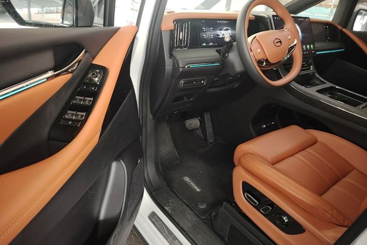 Used GAC Trumpchi Xiangwang M8 2025 Kunkun Series Ultra First-Class Cabin Driver Seat