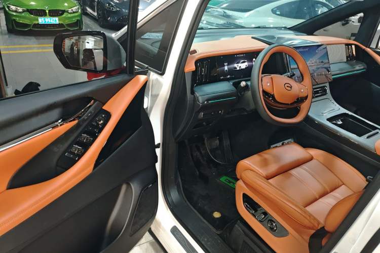 Used GAC Trumpchi Xiangwang M8 2025 Kunkun Series Ultra First-Class Cabin Driver Seat