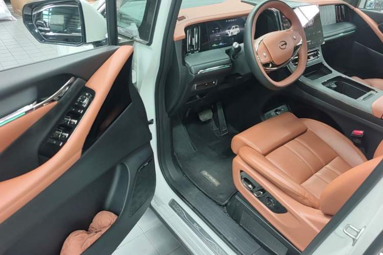 Used GAC Trumpchi Xiangwang M8 2025 Kunkun Series Ultra First-Class Cabin Driver Seat