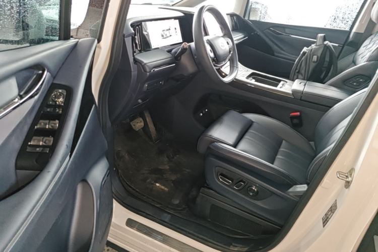 Used GAC Trumpchi Xiangwang M8 2025 Kunkun Series Ultra First-Class Cabin Driver Seat