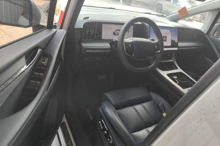 Used GAC Trumpchi Xiangwang M8 2025 Kunkun Series Ultra First-Class Cabin Driver Seat