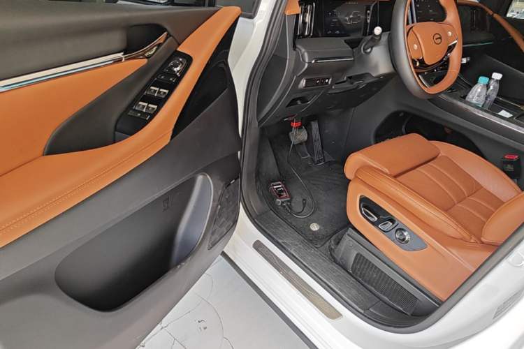 Used GAC Trumpchi Xiangwang M8 2025 Kunkun Series Ultra First-Class Cabin Driver Seat