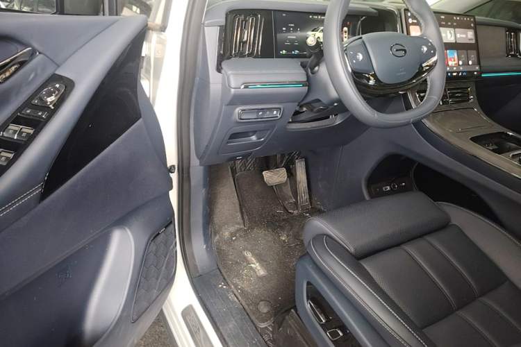 Used GAC Trumpchi Xiangwang M8 2025 Kunkun Series Ultra First-Class Cabin Driver Seat