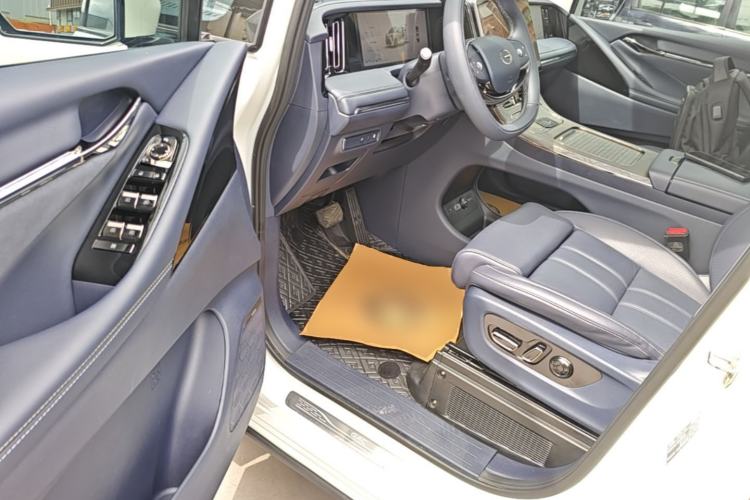 Used GAC Trumpchi Xiangwang M8 2025 Kunkun Series Ultra First-Class Cabin Driver Seat