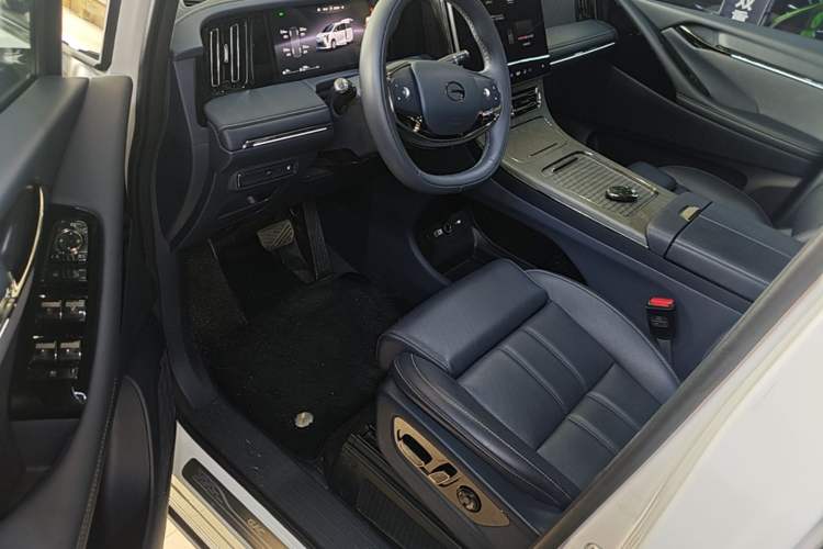 Used GAC Trumpchi Xiangwang M8 2025 Kunkun Series Ultra First-Class Cabin Driver Seat