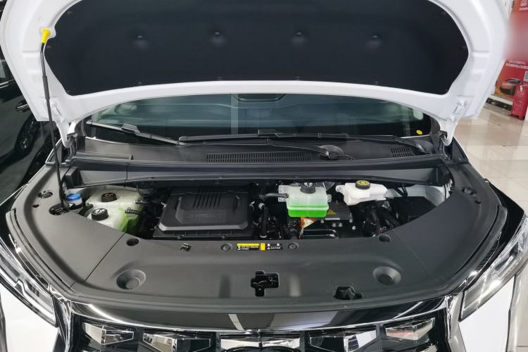 Used GAC Trumpchi Xiangwang M8 2025 Kunkun Series Ultra First-Class Cabin Engine Bay