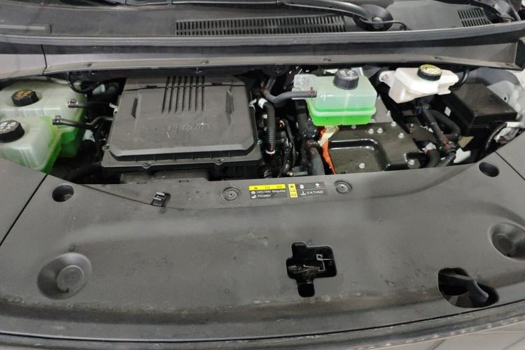 Used GAC Trumpchi Xiangwang M8 2025 Kunkun Series Ultra First-Class Cabin Engine Bay