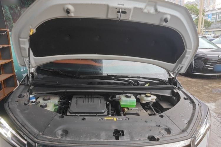 Used GAC Trumpchi Xiangwang M8 2025 Kunkun Series Ultra First-Class Cabin Engine Bay